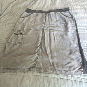 XCVI gray skirt, size XL